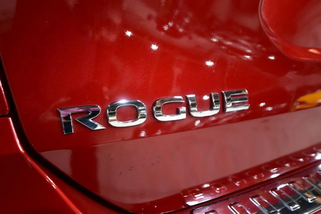 2020 Nissan Rogue - Image 9 of 21