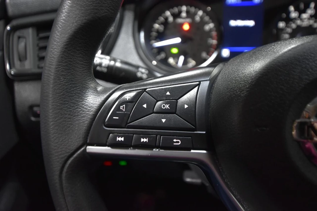 2020 Nissan Rogue - Image 19 of 21