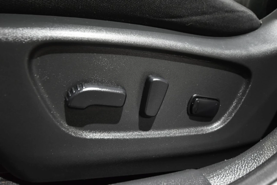 2020 Nissan Rogue - Image 14 of 21