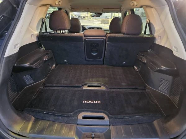 2020 Nissan Rogue - Image 9 of 19