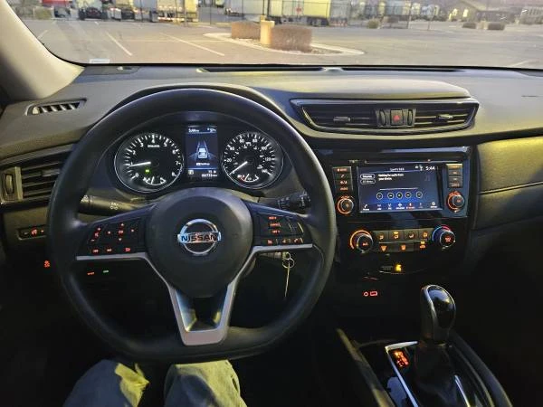 2020 Nissan Rogue - Image 14 of 19