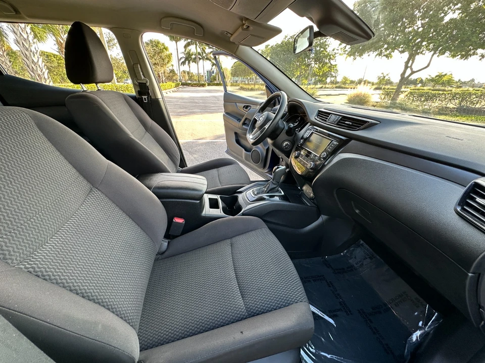 2020 Nissan Rogue - Image 18 of 21