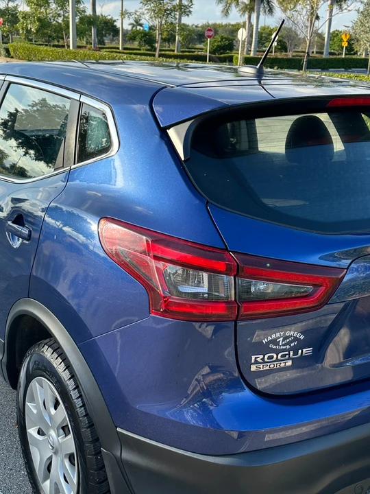 2020 Nissan Rogue - Image 12 of 21