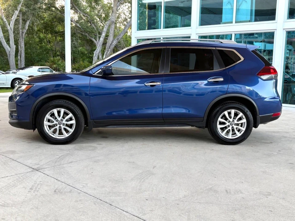 2020 Nissan Rogue - Image 10 of 31