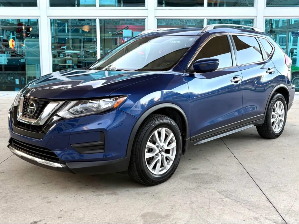 2020 Nissan Rogue - Image 11 of 31