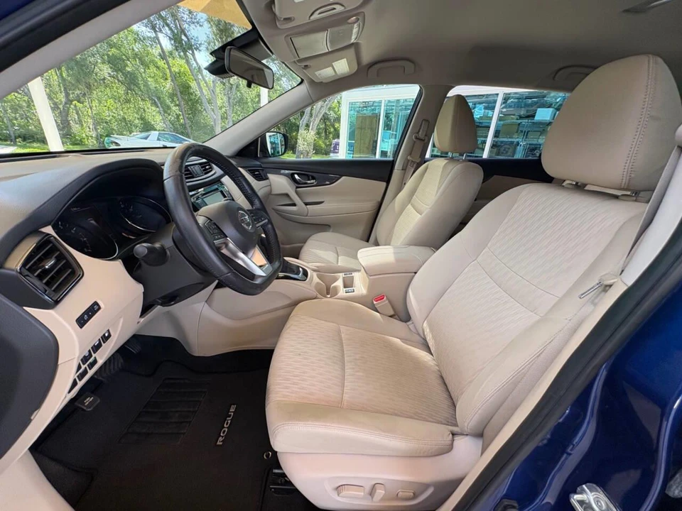 2020 Nissan Rogue - Image 24 of 31