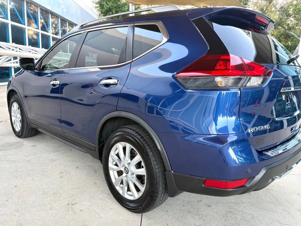2020 Nissan Rogue - Image 15 of 31