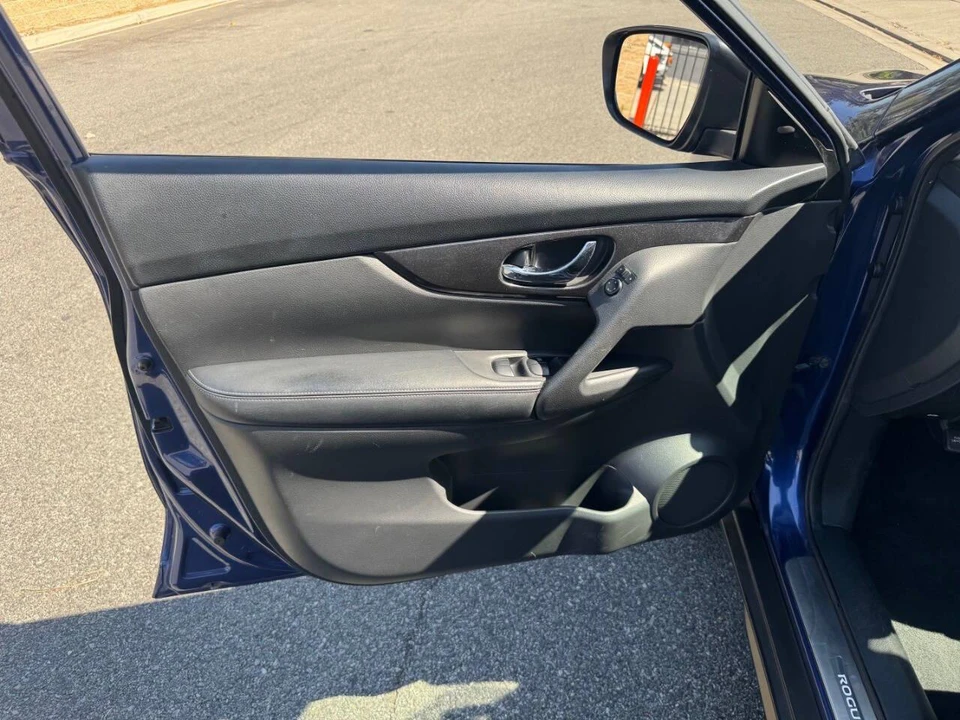 2020 Nissan Rogue - Image 8 of 15