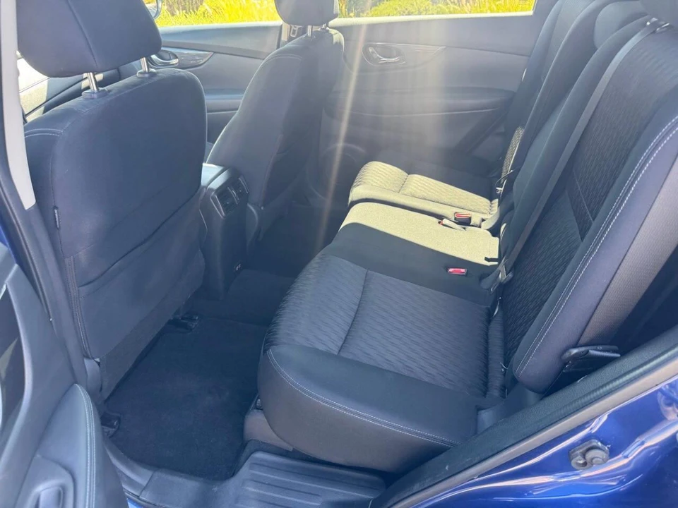 2020 Nissan Rogue - Image 10 of 15
