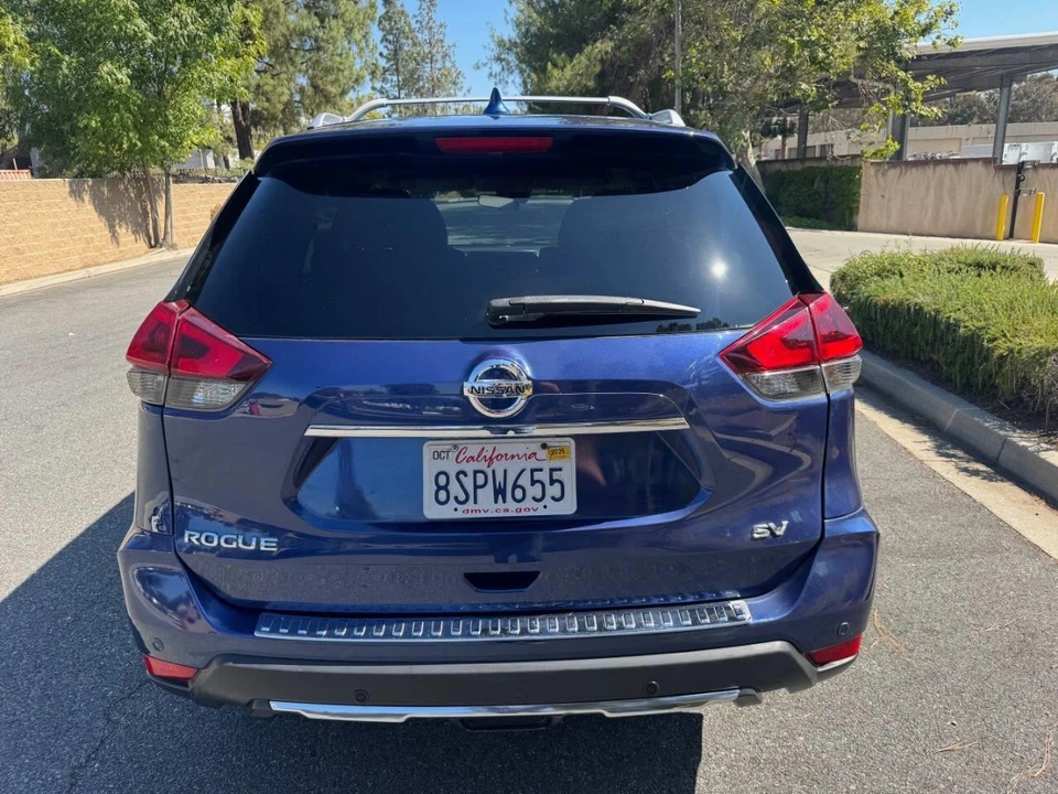 2020 Nissan Rogue - Image 7 of 15