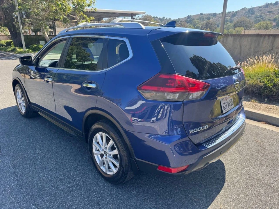 2020 Nissan Rogue - Image 4 of 15