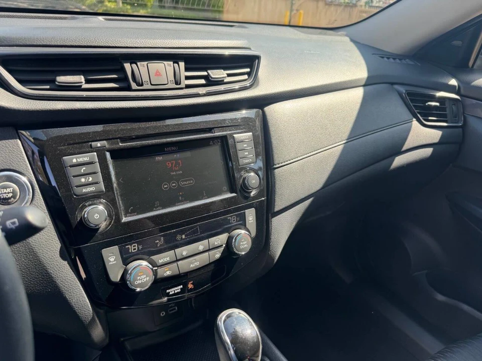 2020 Nissan Rogue - Image 14 of 15