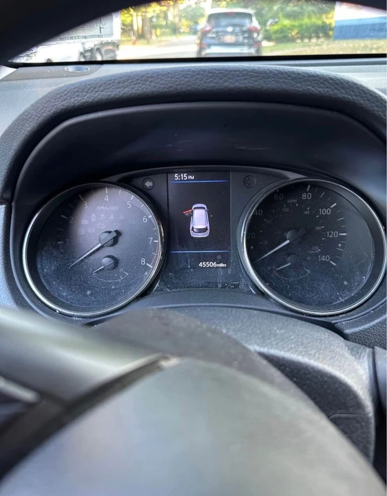 2020 Nissan Rogue - Image 4 of 6