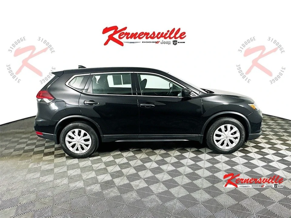 2020 Nissan Rogue - Image 8 of 12