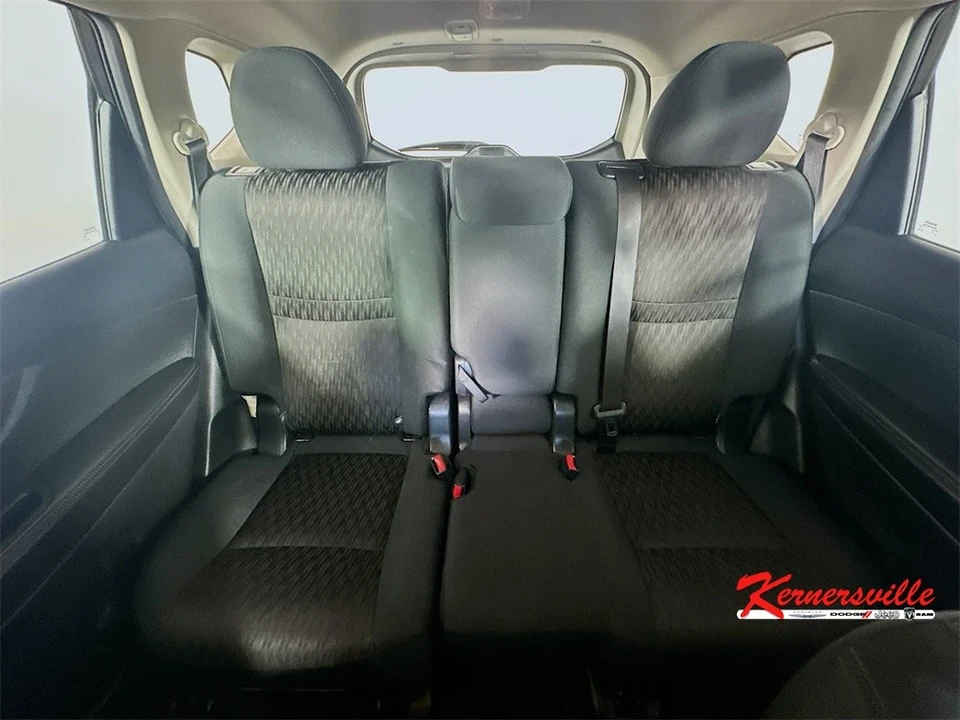 2020 Nissan Rogue - Image 13 of 21