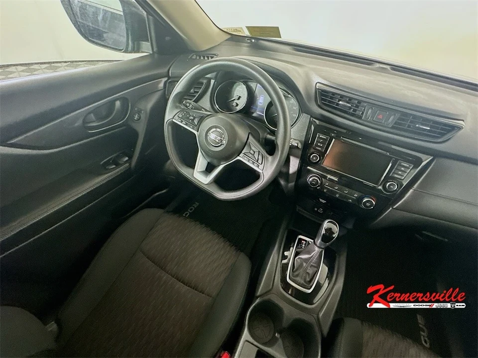 2020 Nissan Rogue - Image 9 of 12
