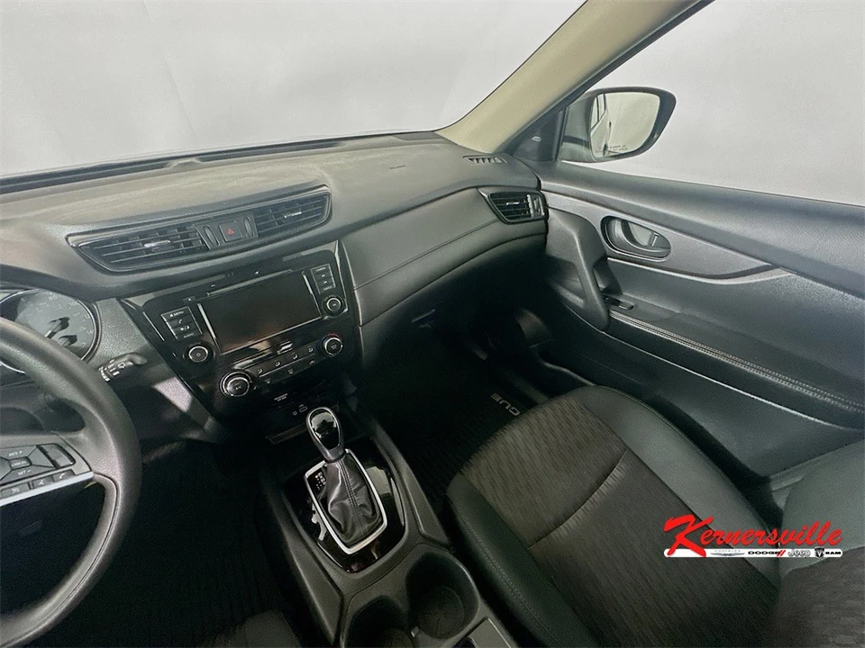 2020 Nissan Rogue - Image 11 of 21