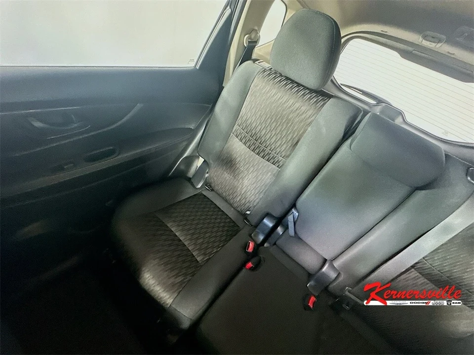 2020 Nissan Rogue - Image 12 of 21
