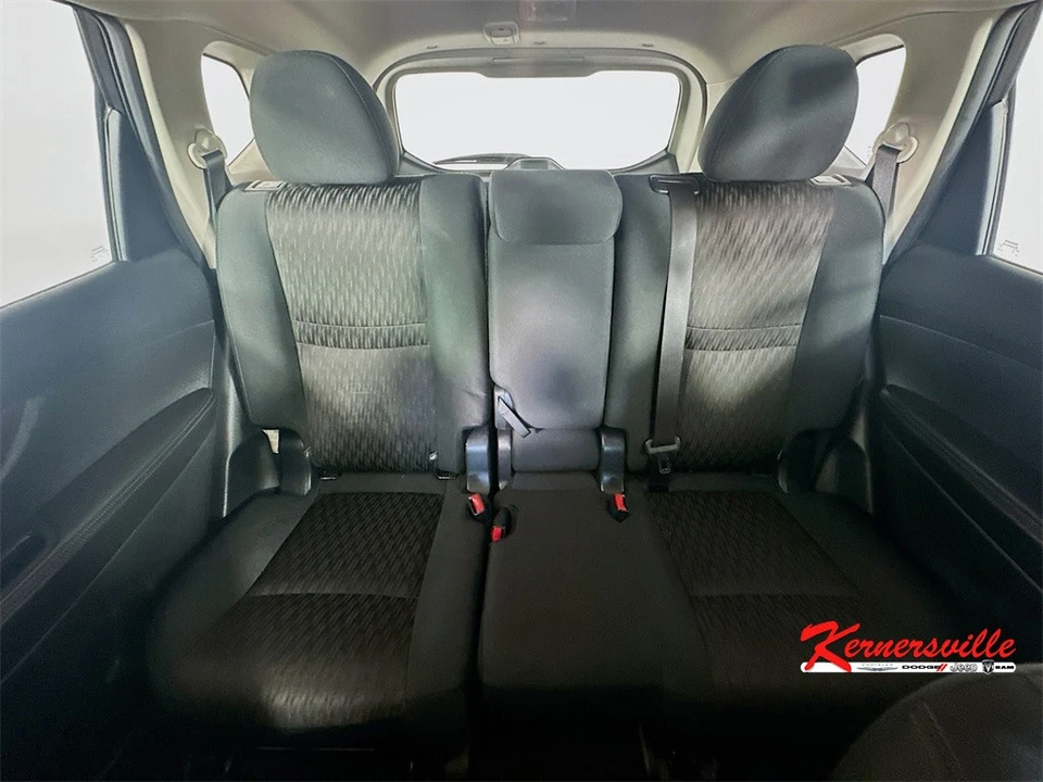 2020 Nissan Rogue - Image 13 of 21