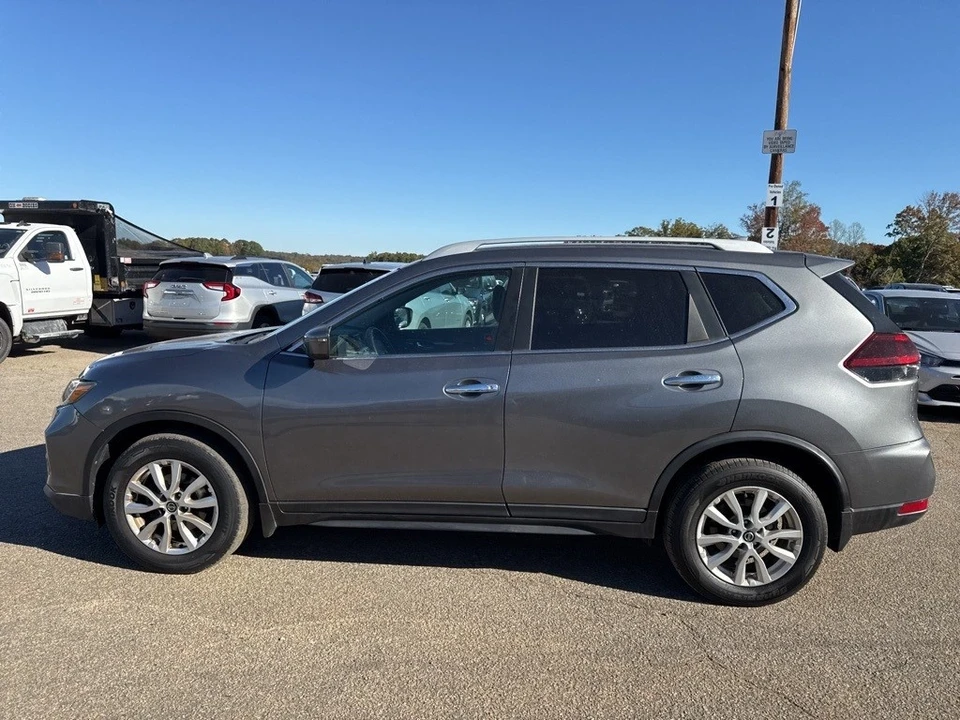 2020 Nissan Rogue - Image 2 of 7