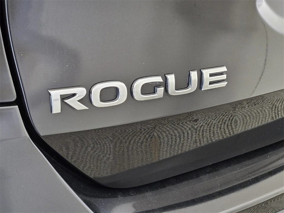 2020 Nissan Rogue - Image 11 of 12