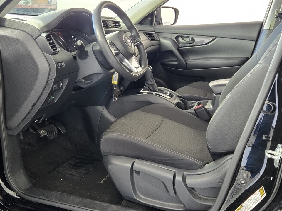 2020 Nissan Rogue - Image 7 of 12