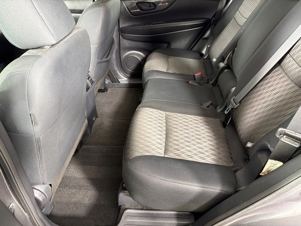 2020 Nissan Rogue - Image 18 of 21