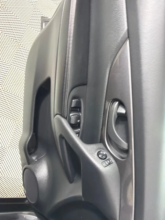 2020 Nissan Rogue - Image 10 of 21
