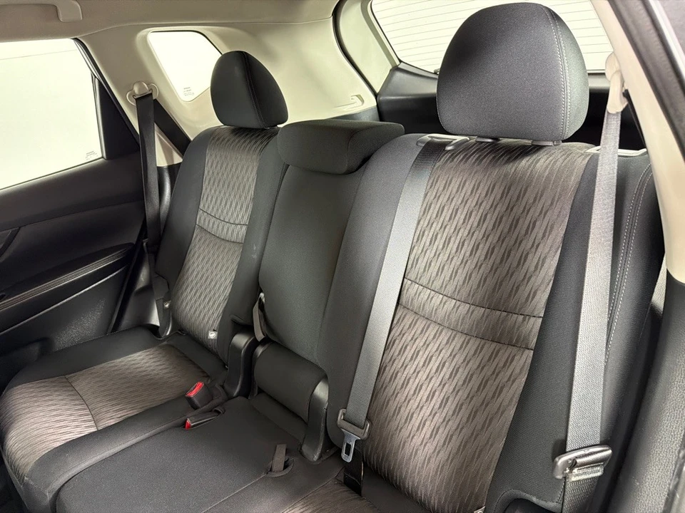 2020 Nissan Rogue - Image 19 of 21