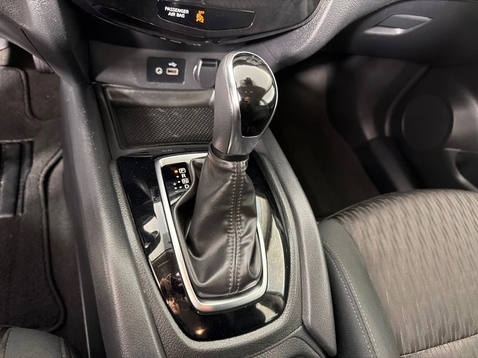 2020 Nissan Rogue - Image 17 of 21