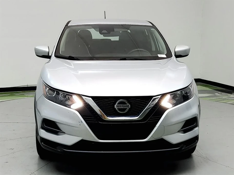2020 Nissan Rogue - Image 2 of 21