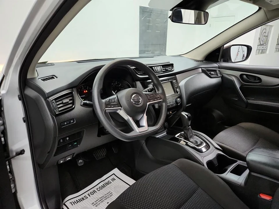 2020 Nissan Rogue - Image 11 of 21