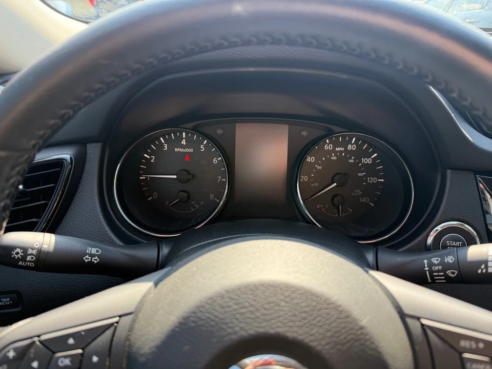 2020 Nissan Rogue - Image 18 of 21