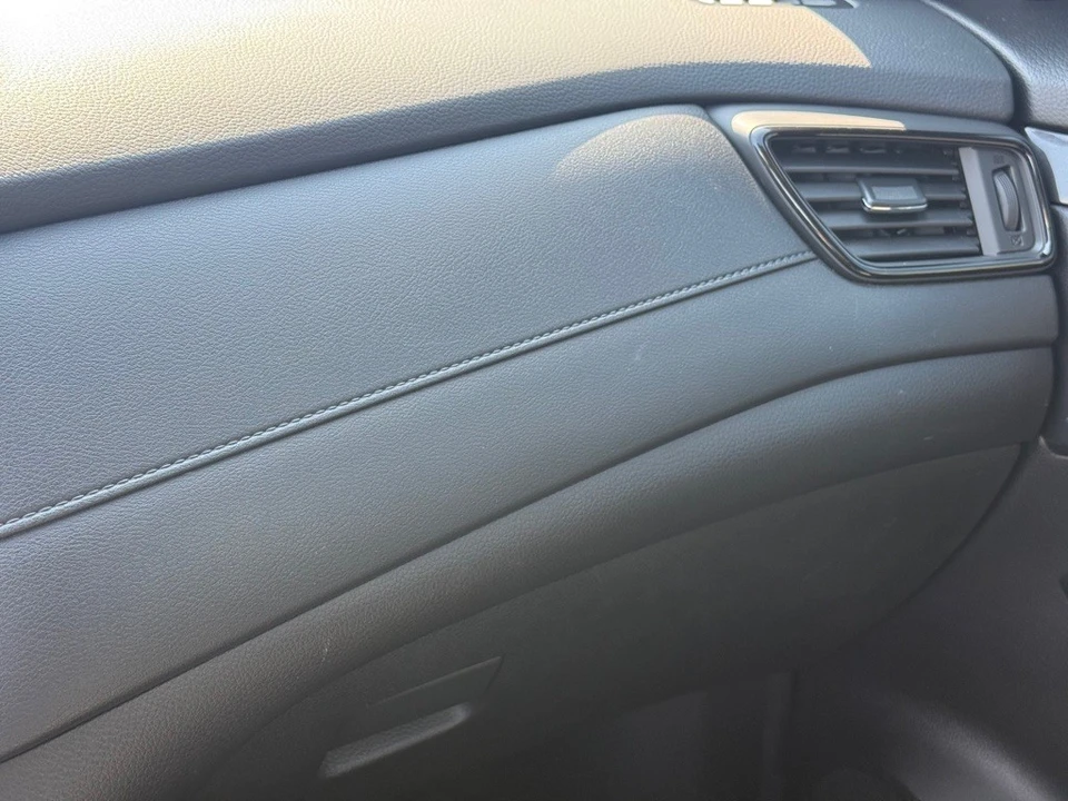 2020 Nissan Rogue - Image 16 of 21