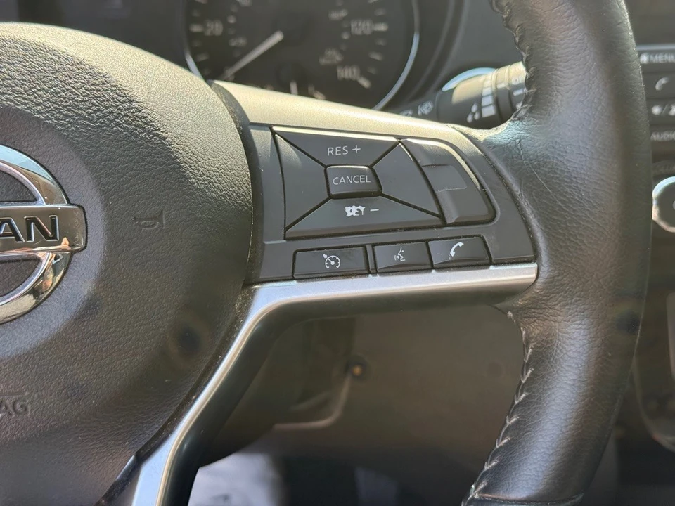 2020 Nissan Rogue - Image 15 of 21
