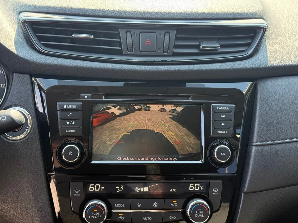 2020 Nissan Rogue - Image 17 of 21