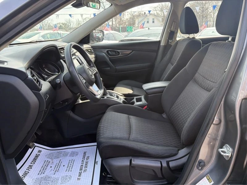 2020 Nissan Rogue - Image 9 of 12