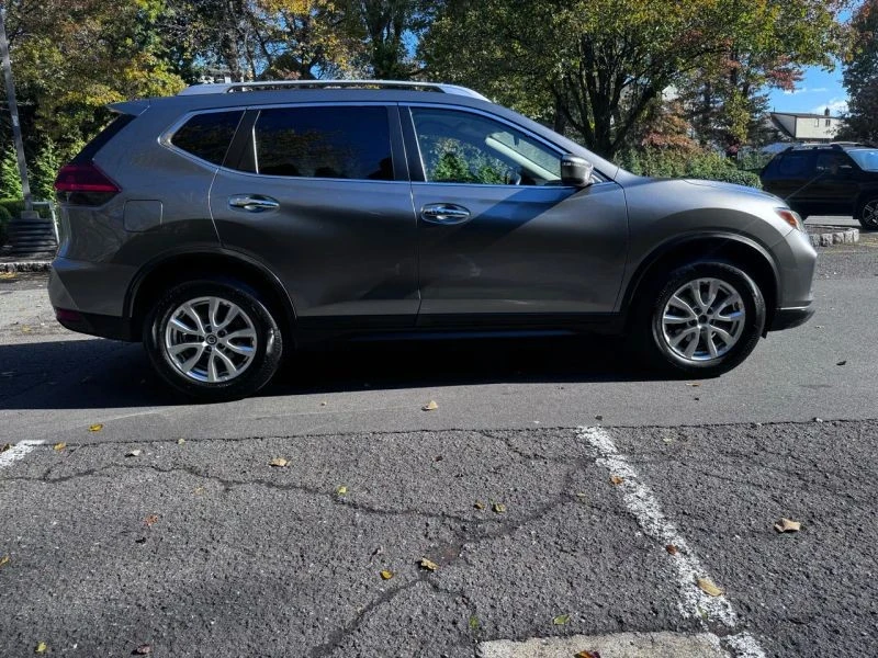 2020 Nissan Rogue - Image 8 of 12