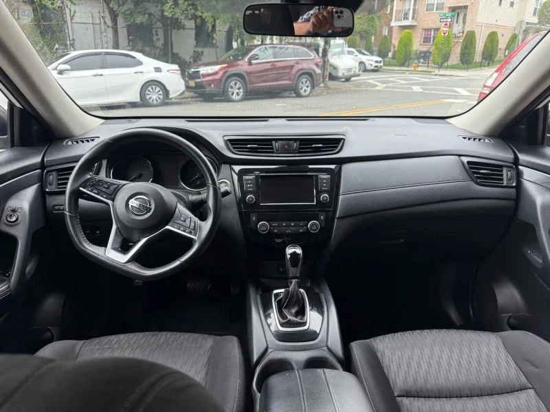 2020 Nissan Rogue - Image 11 of 12