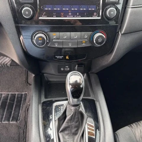 2020 Nissan Rogue - Image 13 of 15
