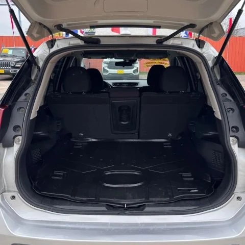 2020 Nissan Rogue - Image 7 of 15
