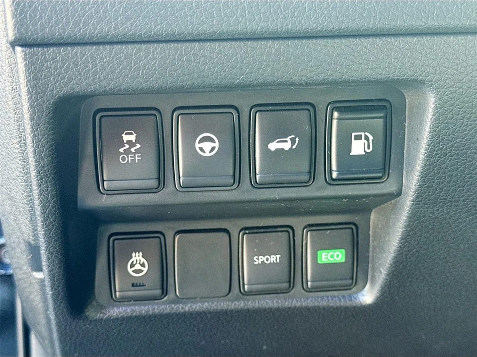 2020 Nissan Rogue - Image 10 of 21