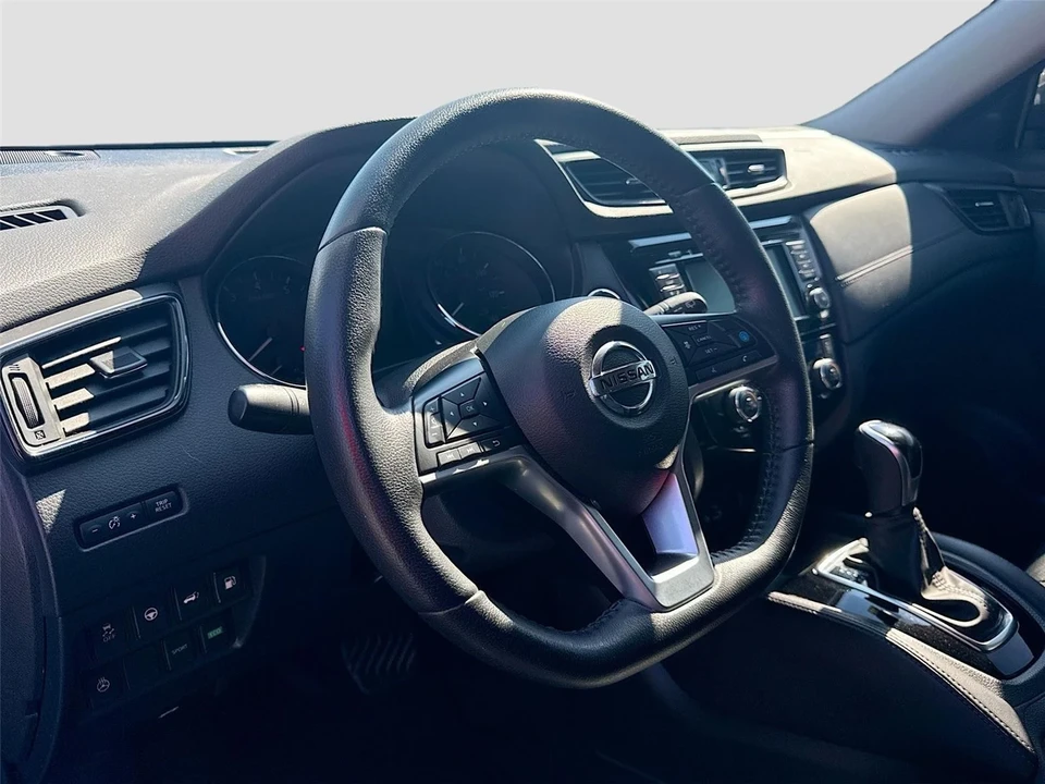 2020 Nissan Rogue - Image 9 of 21