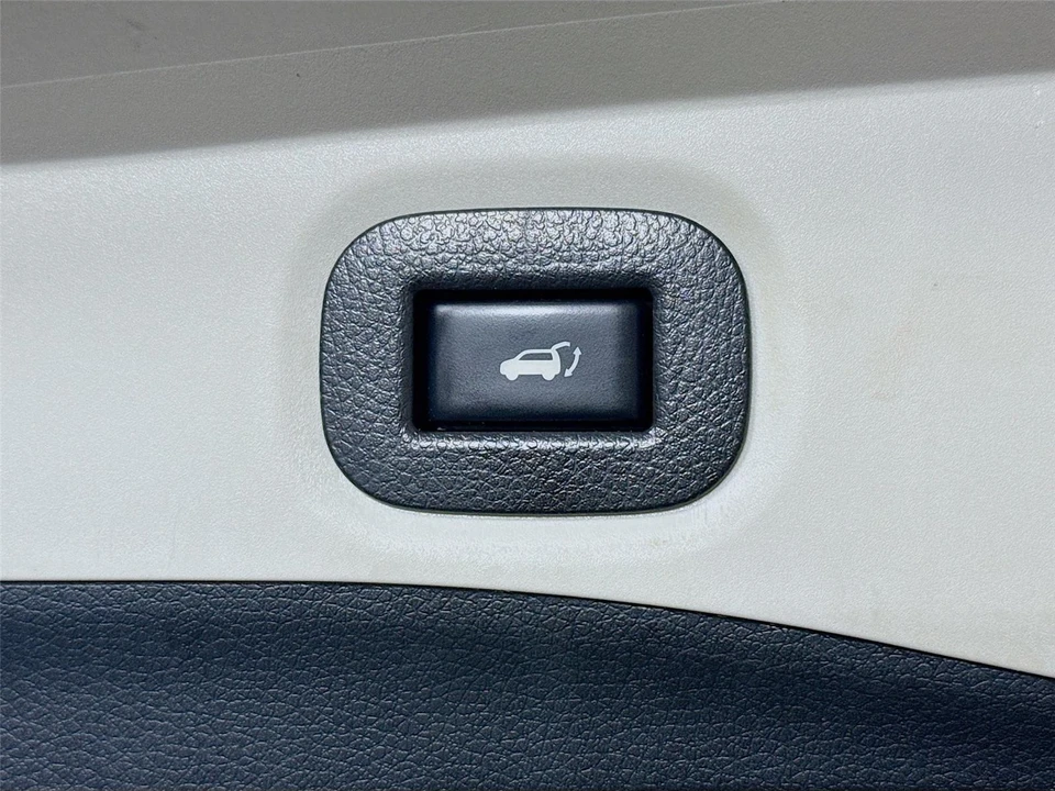 2020 Nissan Rogue - Image 18 of 21