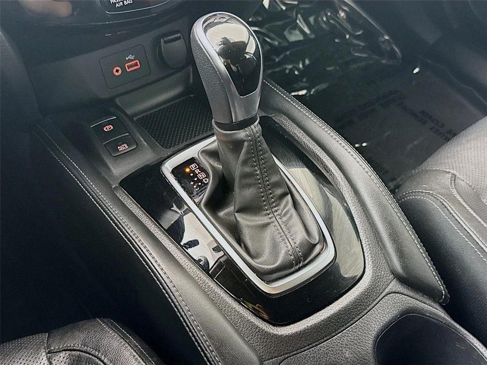 2020 Nissan Rogue - Image 13 of 21