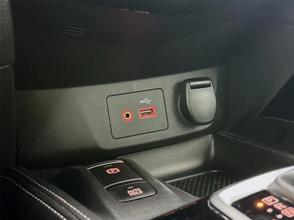 2020 Nissan Rogue - Image 11 of 21