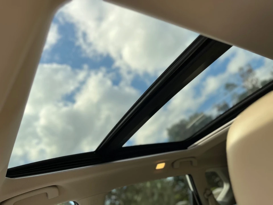 2020 Nissan Rogue - Image 8 of 16