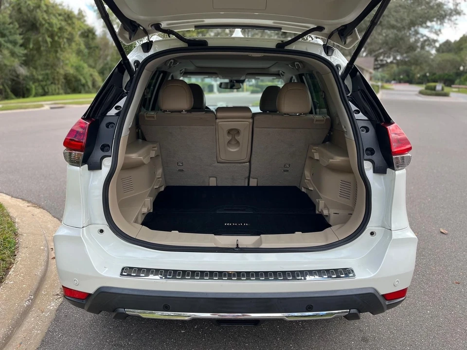 2020 Nissan Rogue - Image 13 of 16