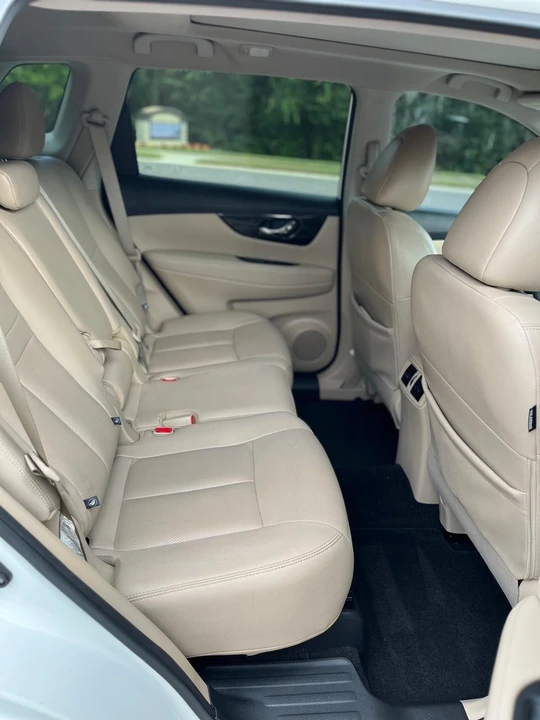 2020 Nissan Rogue - Image 12 of 16