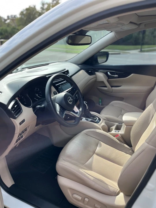 2020 Nissan Rogue - Image 7 of 16